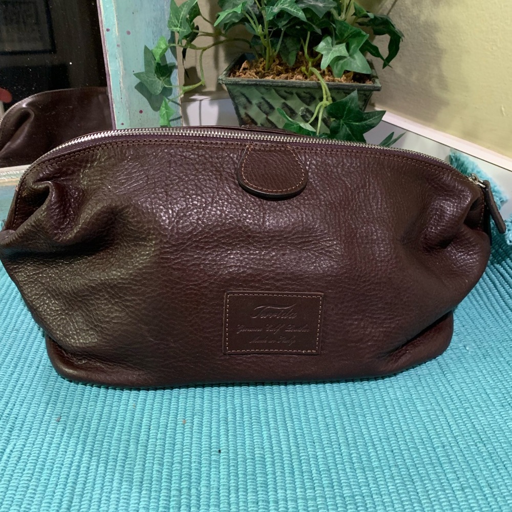 TERRIDA LEATHER TOILETRY BAG